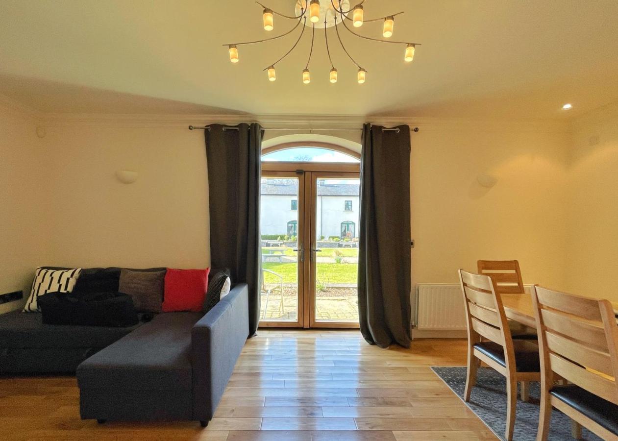 Appartement Escape Ordinary At Castle Hume à Enniskillen Extérieur photo