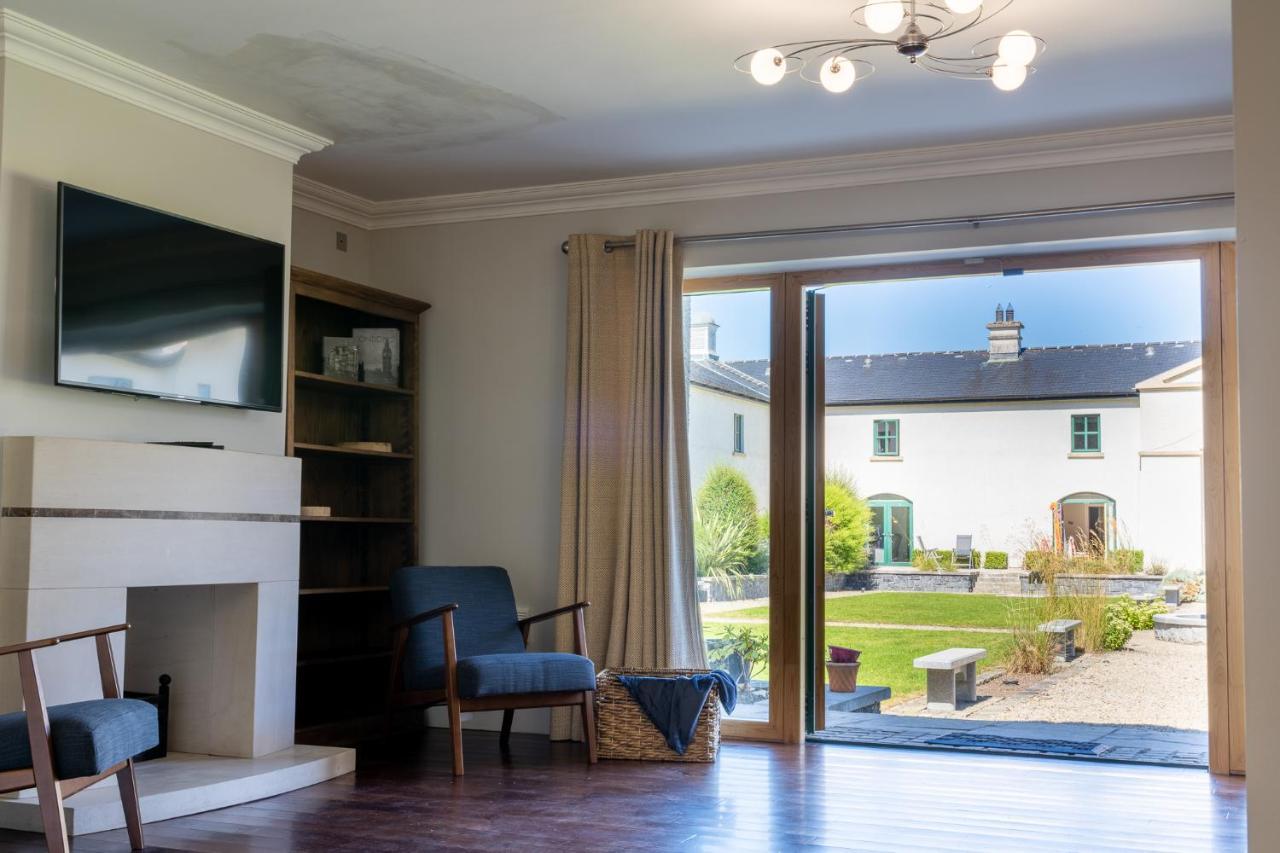 Appartement Escape Ordinary At Castle Hume à Enniskillen Extérieur photo