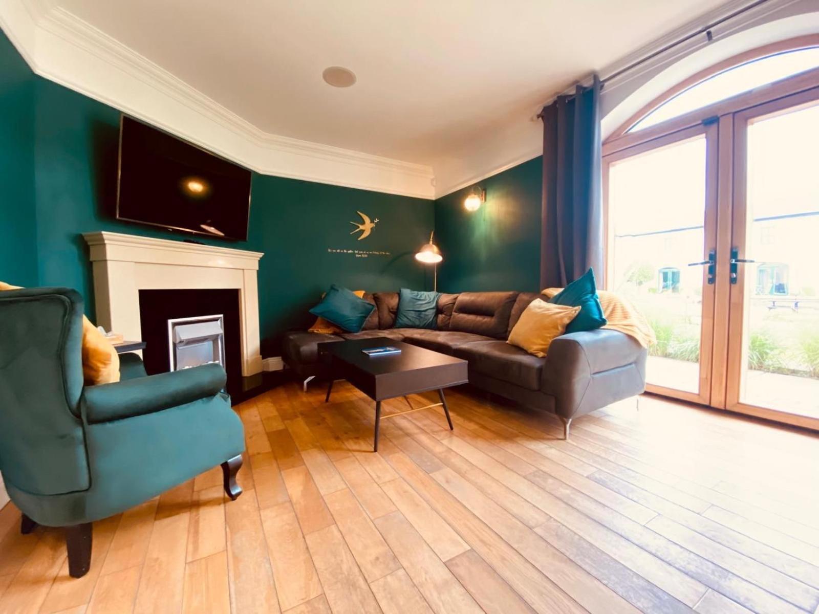 Appartement Escape Ordinary At Castle Hume à Enniskillen Extérieur photo