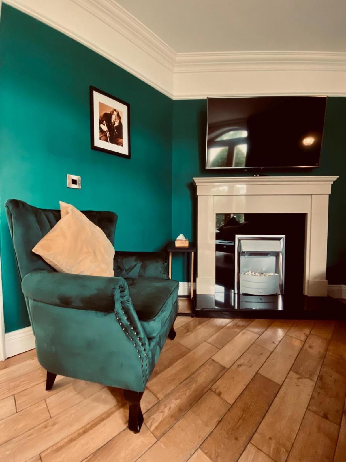 Appartement Escape Ordinary At Castle Hume à Enniskillen Extérieur photo